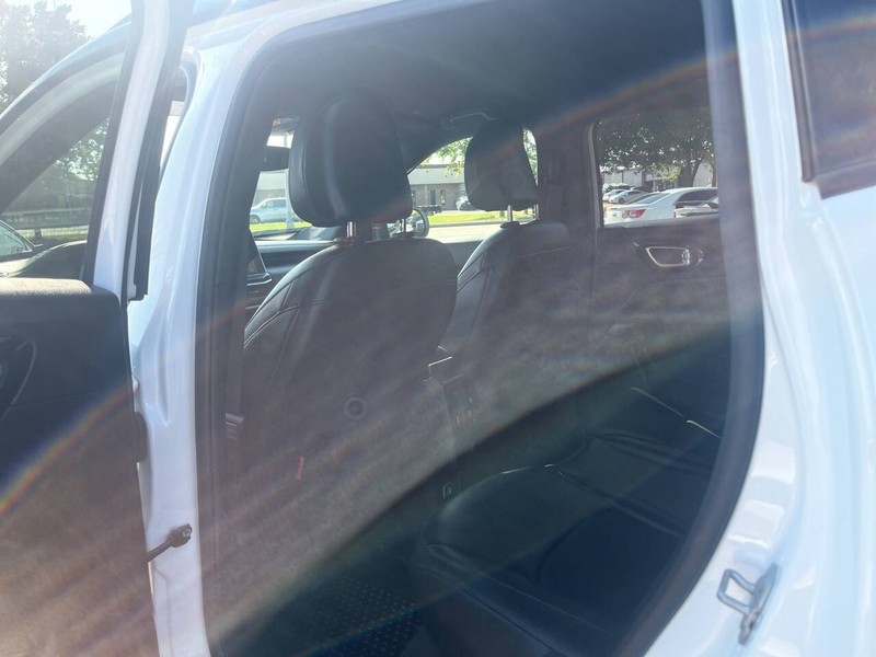 Jeep Compass Vehicle Image 18