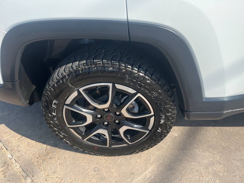 Jeep Compass Vehicle Image 23