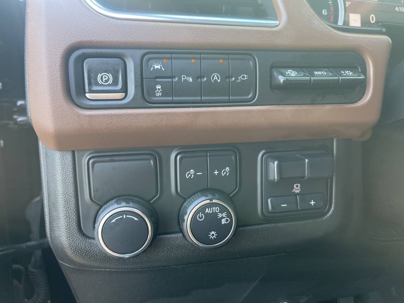 Chevrolet Tahoe Vehicle Image 14