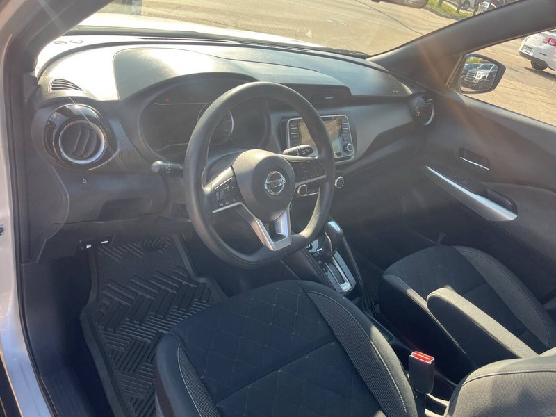 Nissan Kicks Vehicle Image 07