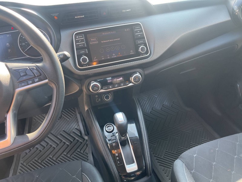 Nissan Kicks Vehicle Image 10
