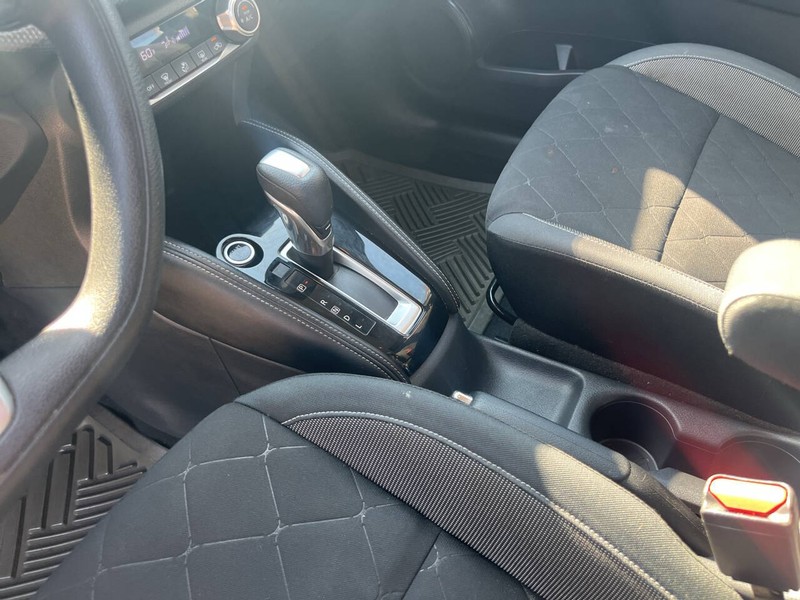 Nissan Kicks Vehicle Image 11