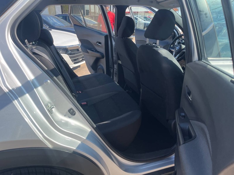 Nissan Kicks Vehicle Image 16