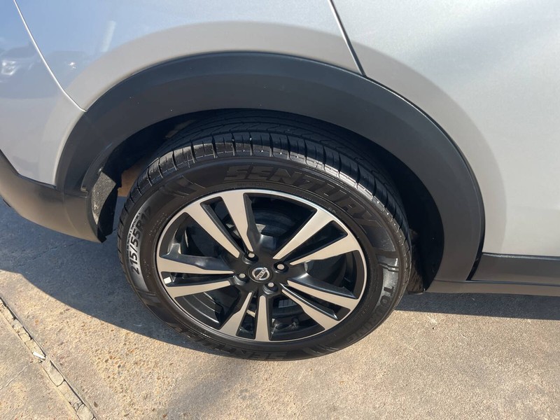 Nissan Kicks Vehicle Image 18