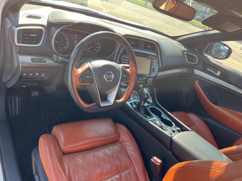 Nissan Maxima Vehicle Image 08