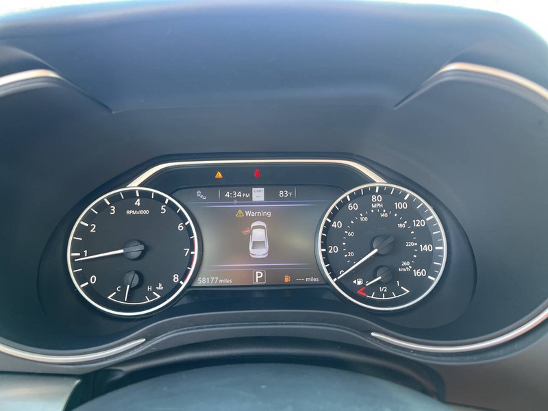 Nissan Maxima Vehicle Image 11