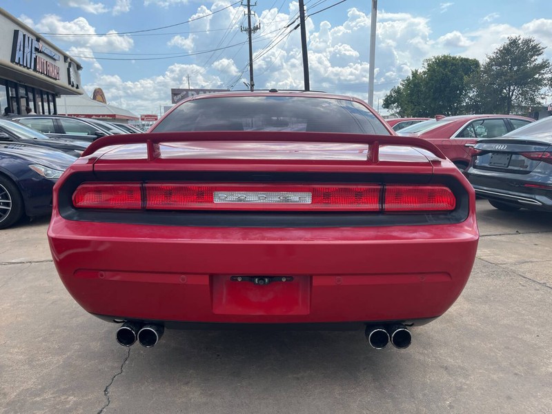 Dodge Challenger Vehicle Image 04