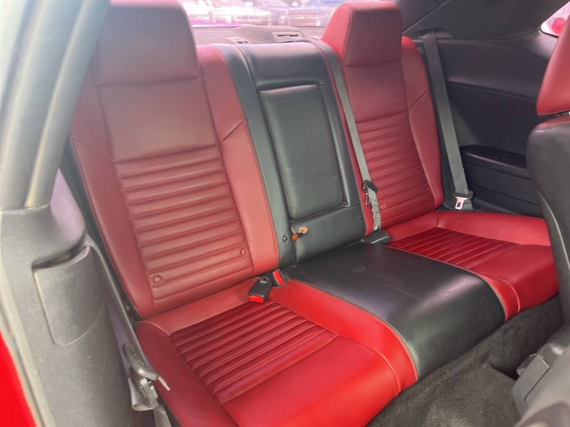 Dodge Challenger Vehicle Image 11