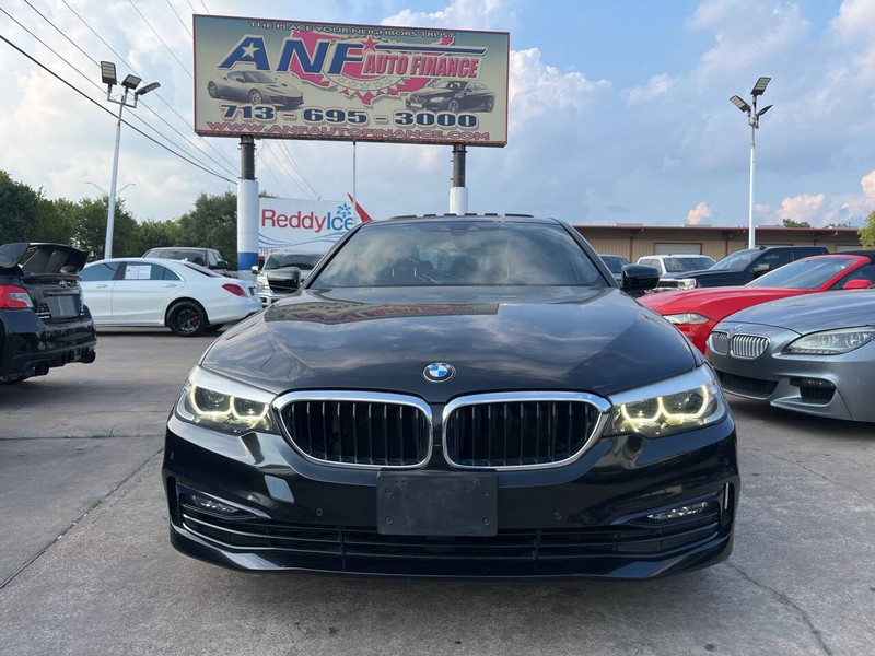 BMW 5 Series Vehicle Image 02