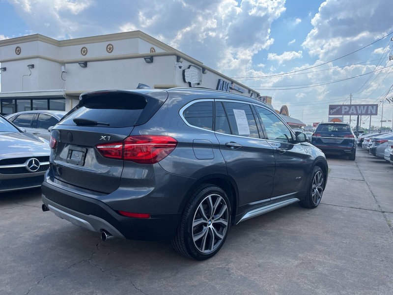 BMW X1 Vehicle Image 05