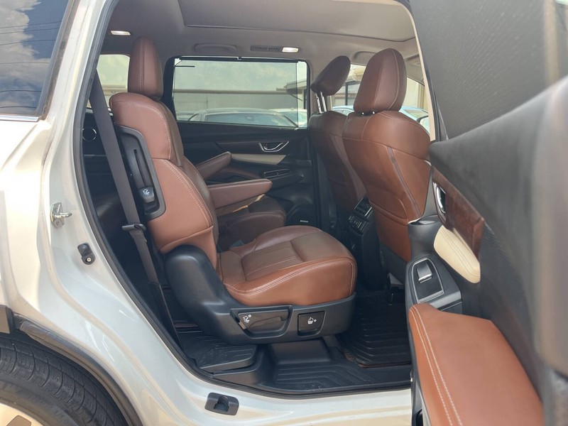 Subaru Ascent Vehicle Image 11