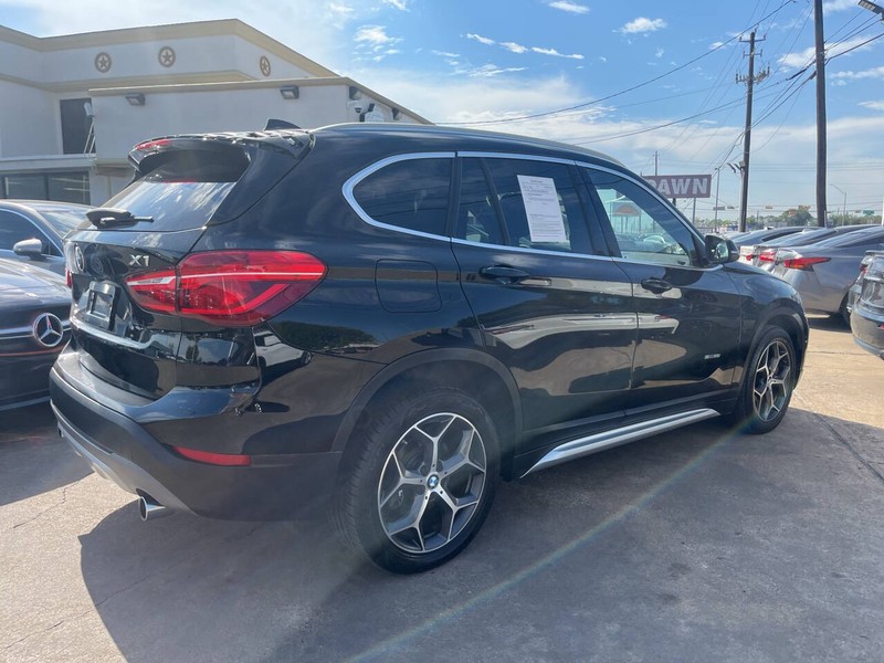 BMW X1 Vehicle Image 04
