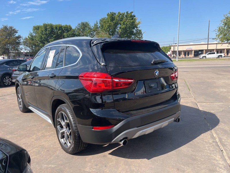 BMW X1 Vehicle Image 06