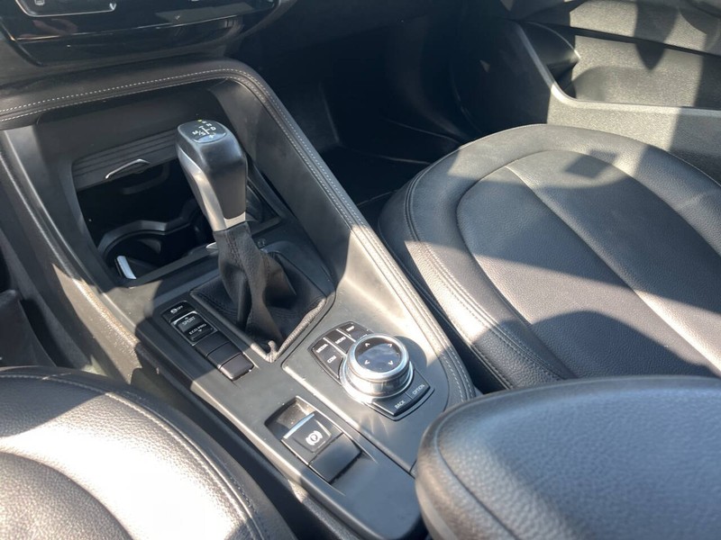 BMW X1 Vehicle Image 11
