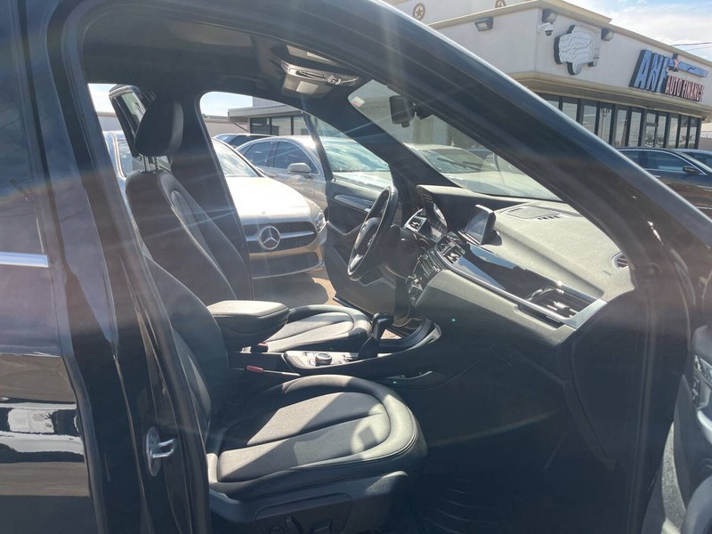 BMW X1 Vehicle Image 23