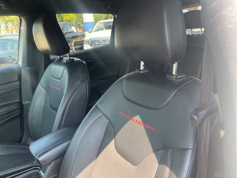 Jeep Compass Vehicle Image 09