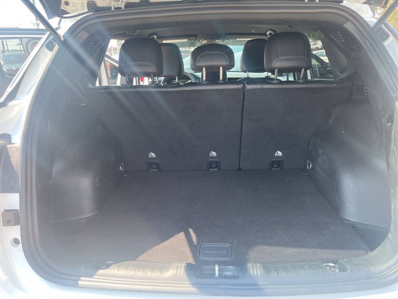 Jeep Compass Vehicle Image 12