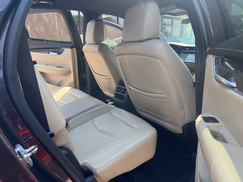 Cadillac XT5 Vehicle Image 21