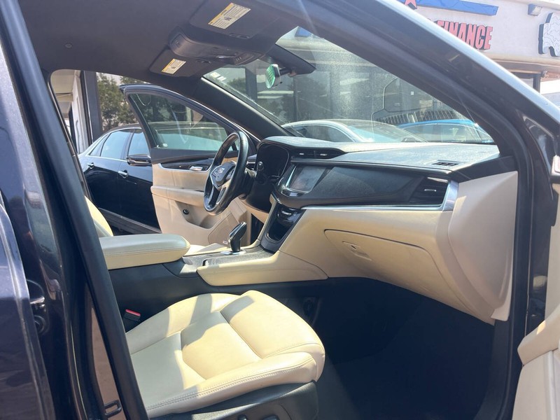 Cadillac XT5 Vehicle Image 22