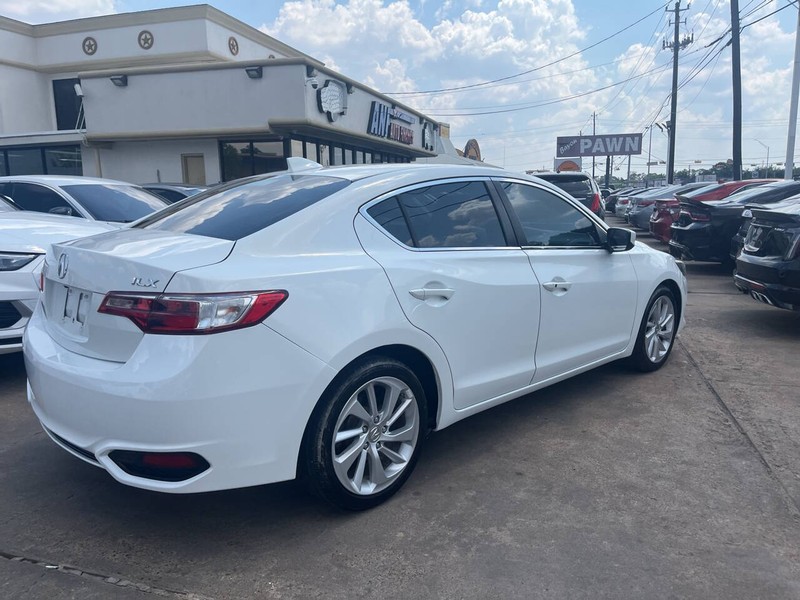 Acura ILX Vehicle Image 03
