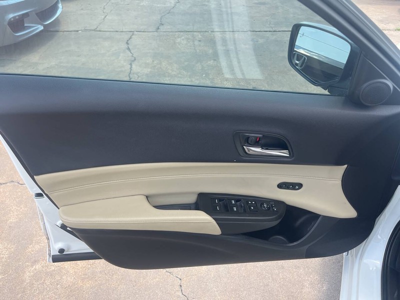 Acura ILX Vehicle Image 05