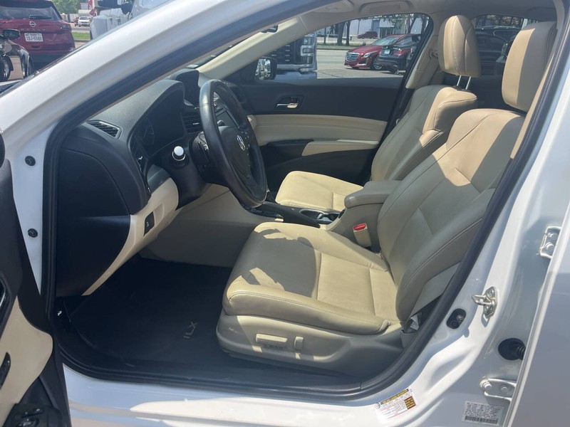 Acura ILX Vehicle Image 07