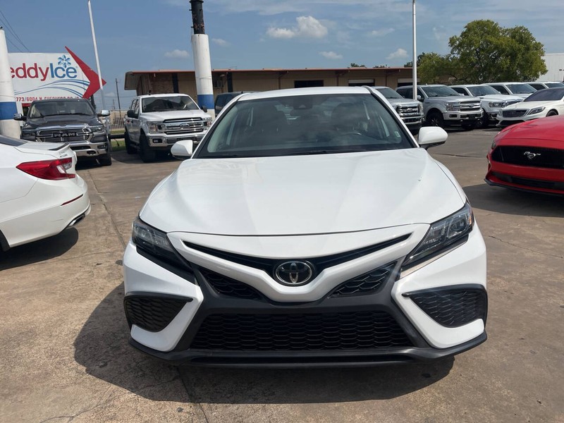 Toyota Camry Vehicle Image 02