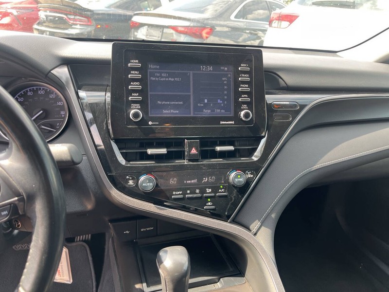 Toyota Camry Vehicle Image 11