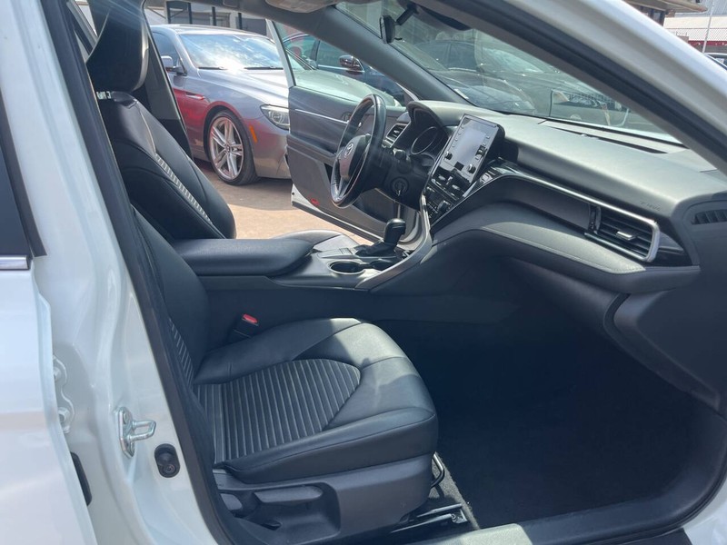 Toyota Camry Vehicle Image 16