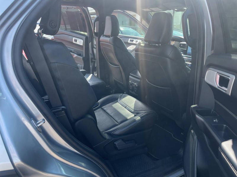 Ford Explorer Vehicle Image 20