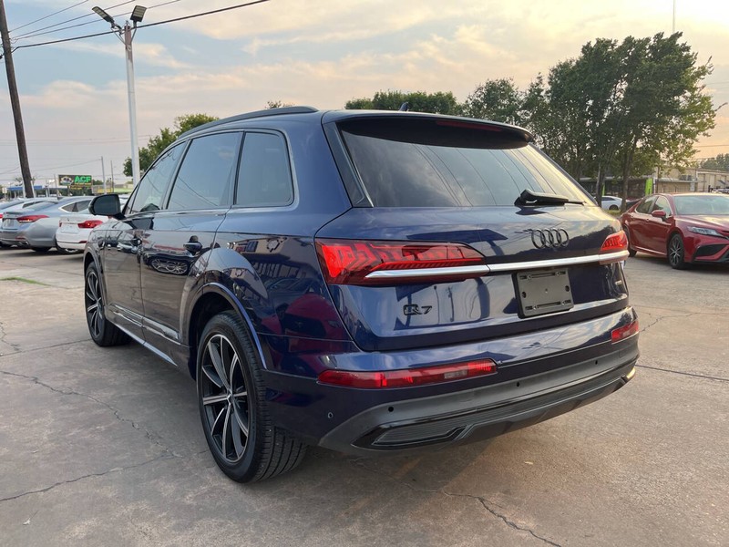 Audi Q7 Vehicle Image 03