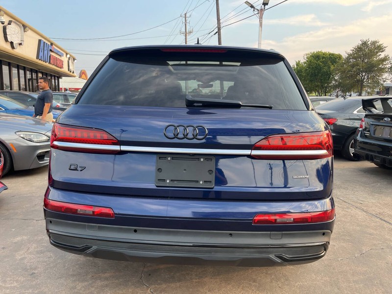 Audi Q7 Vehicle Image 04
