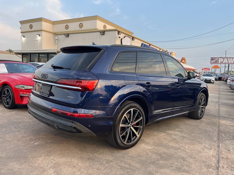 Audi Q7 Vehicle Image 05
