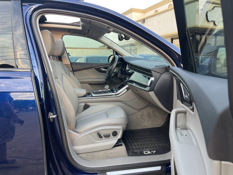 Audi Q7 Vehicle Image 13