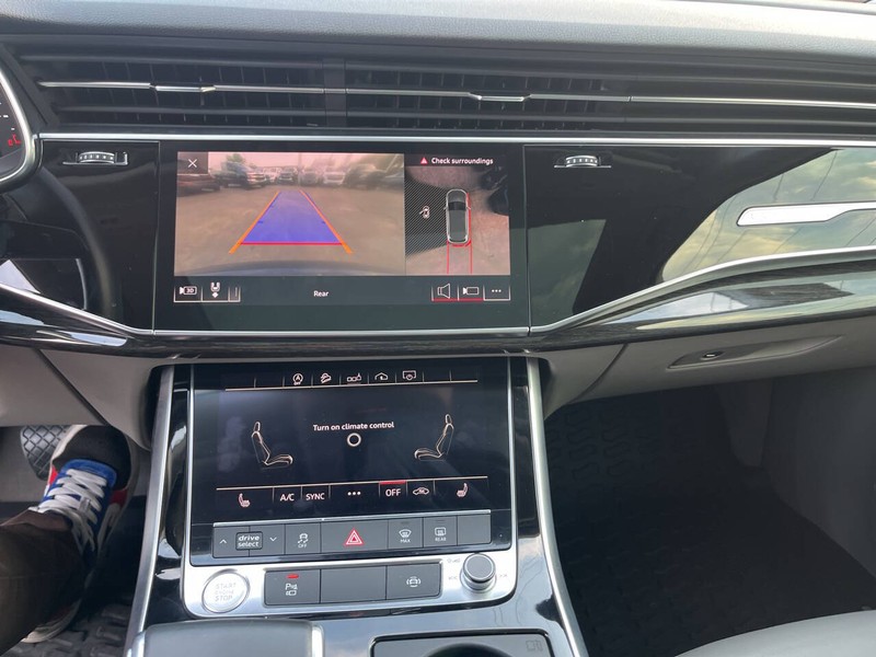 Audi Q7 Vehicle Image 14