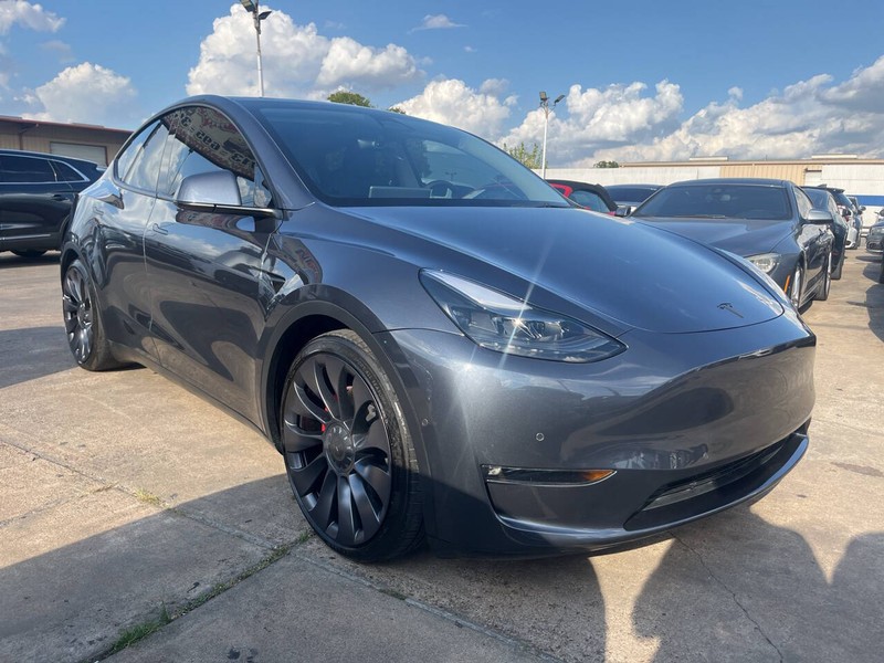 Tesla Model Y Vehicle Image 06