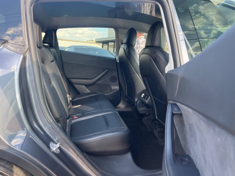 Tesla Model Y Vehicle Image 10