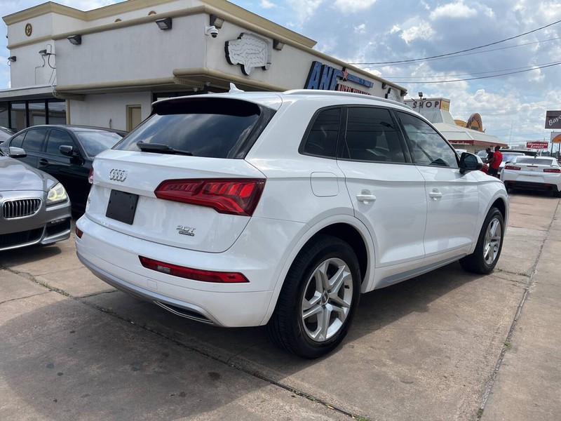 Audi Q5 Vehicle Image 10