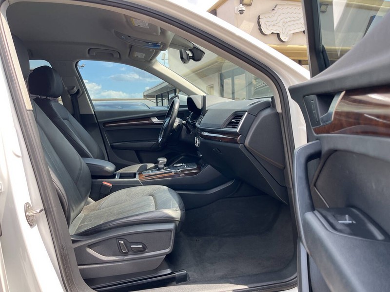 Audi Q5 Vehicle Image 16