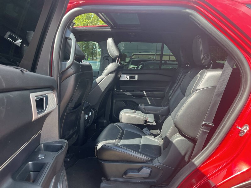 Ford Explorer Vehicle Image 08