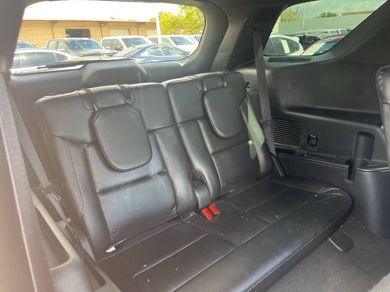 Ford Explorer Vehicle Image 12