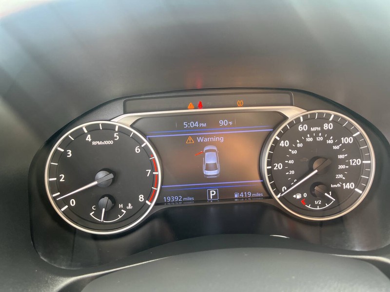 Nissan Altima Vehicle Image 10