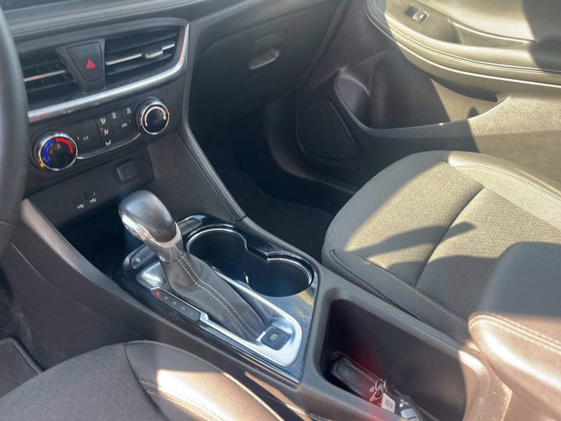 Buick Encore GX Vehicle Image 09