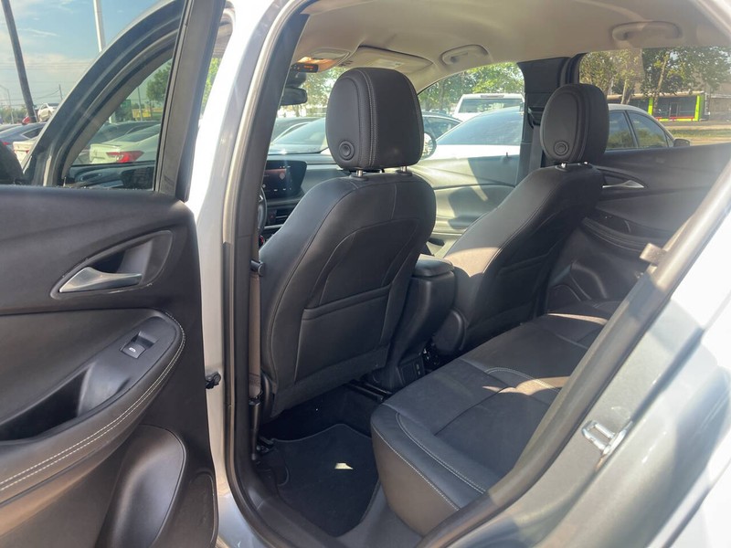 Buick Encore GX Vehicle Image 11