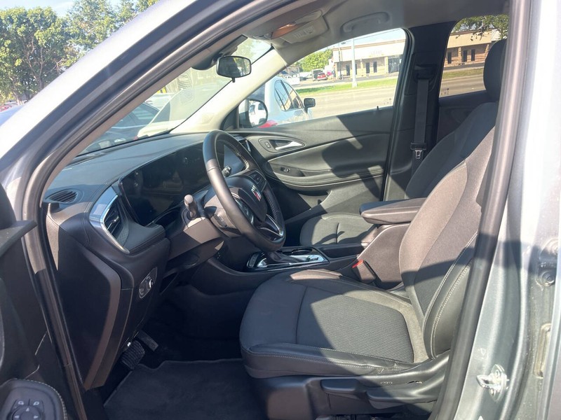 Buick Encore GX Vehicle Image 16