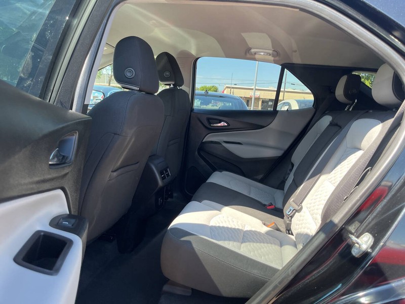 Chevrolet Equinox Vehicle Image 10