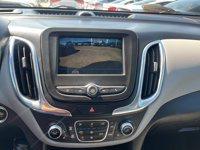 Chevrolet Equinox Vehicle Image 14