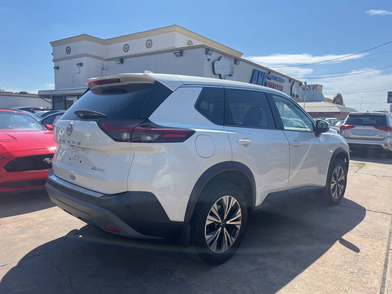 Nissan Rogue Vehicle Image 04