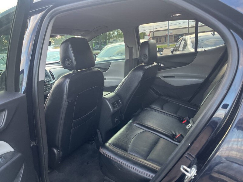 Chevrolet Equinox Vehicle Image 13