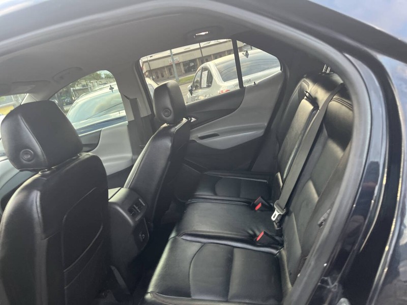 Chevrolet Equinox Vehicle Image 14